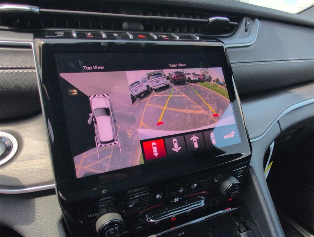 new 2025 Jeep Grand Cherokee car, priced at $46,755