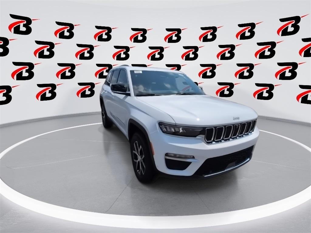 new 2025 Jeep Grand Cherokee car, priced at $46,755