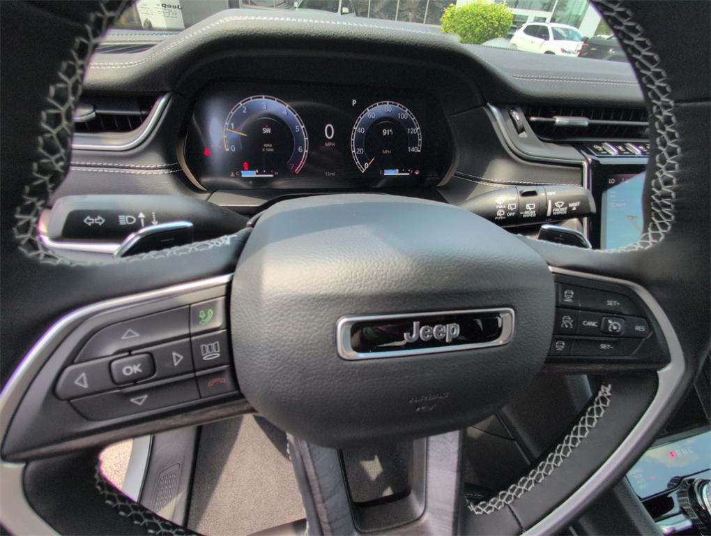 new 2025 Jeep Grand Cherokee car, priced at $46,755