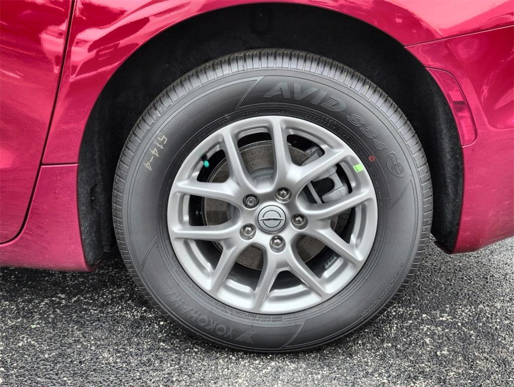 new 2025 Chrysler Pacifica car, priced at $41,580