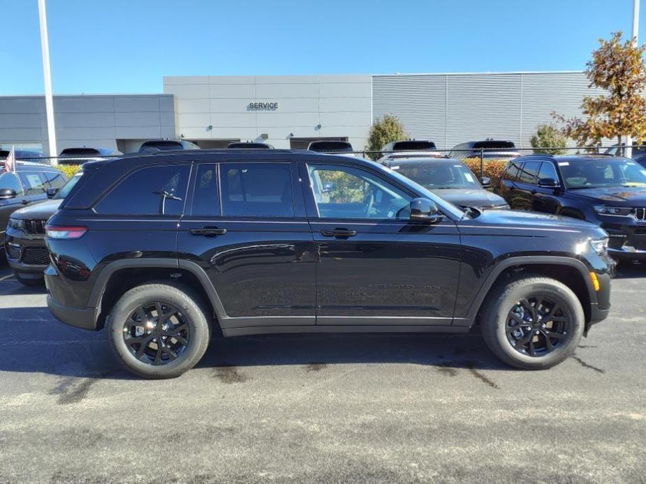 new 2025 Jeep Grand Cherokee car, priced at $43,892