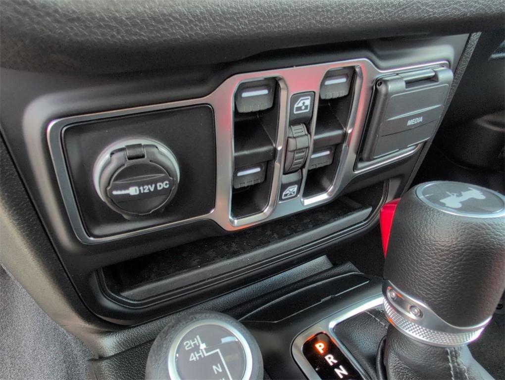 new 2025 Jeep Wrangler car, priced at $43,797