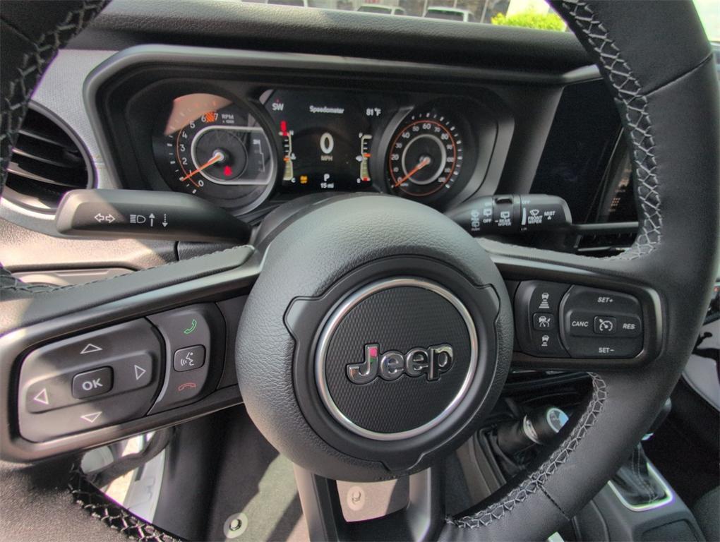 new 2025 Jeep Wrangler car, priced at $43,797