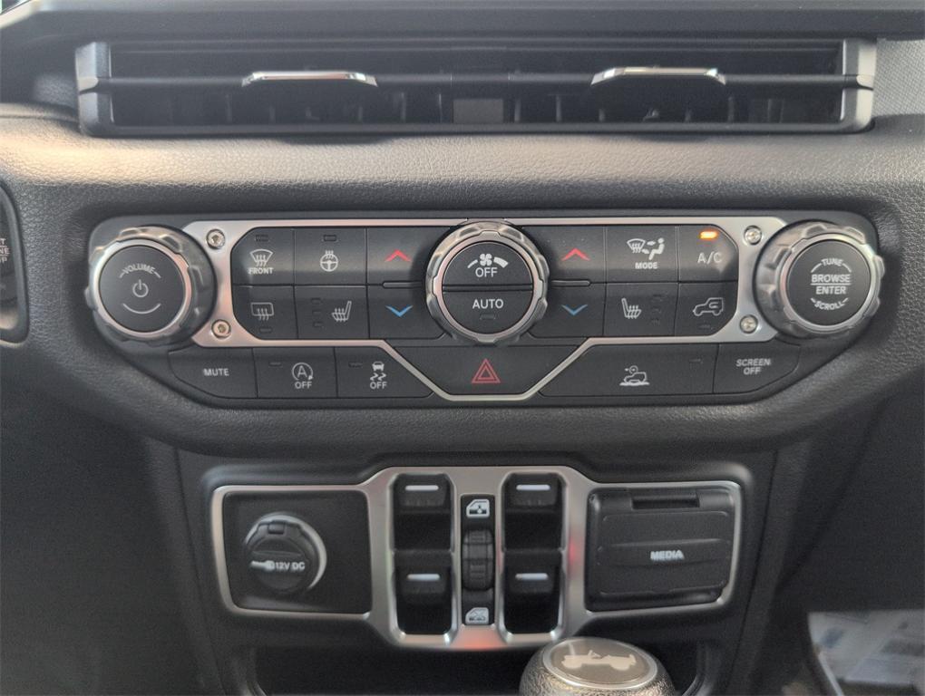 new 2025 Jeep Wrangler car, priced at $46,458