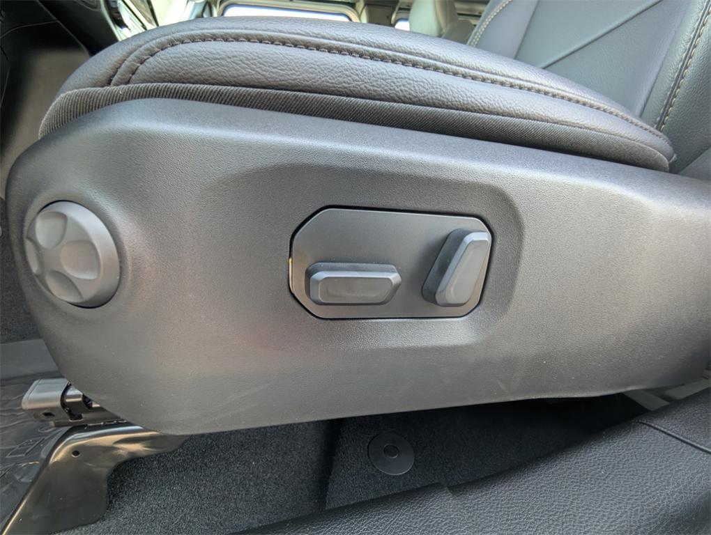 new 2025 Jeep Gladiator car, priced at $43,710