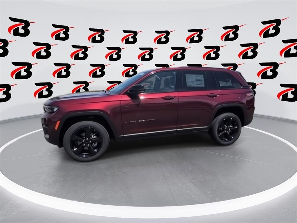 new 2025 Jeep Grand Cherokee car, priced at $42,925
