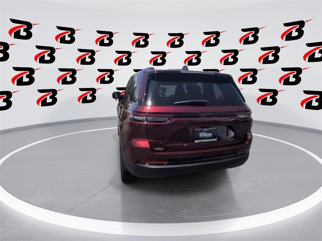 new 2025 Jeep Grand Cherokee car, priced at $42,925
