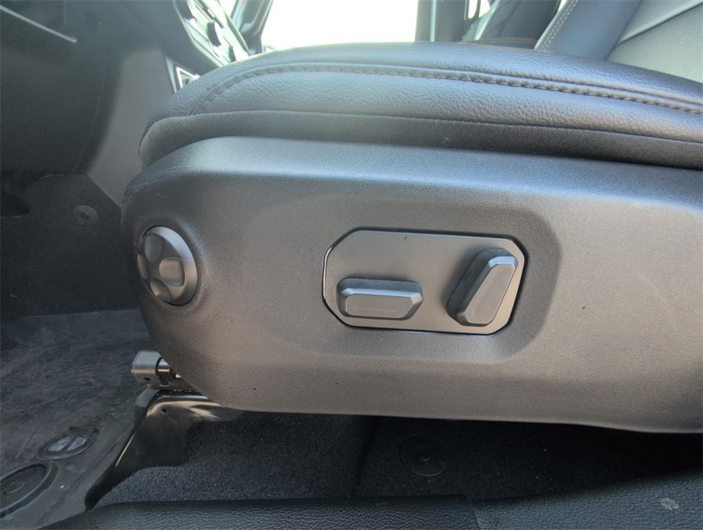 new 2025 Jeep Wrangler car, priced at $54,502
