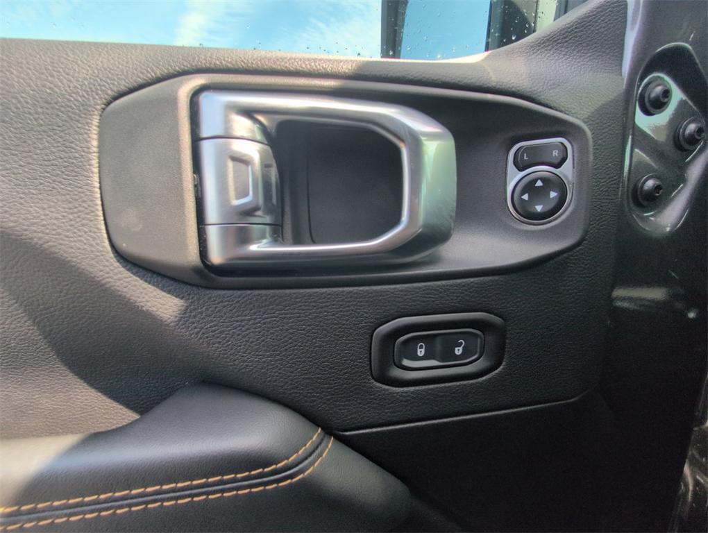 new 2025 Jeep Wrangler car, priced at $54,502