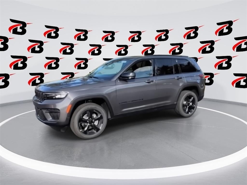 new 2025 Jeep Grand Cherokee car, priced at $47,196