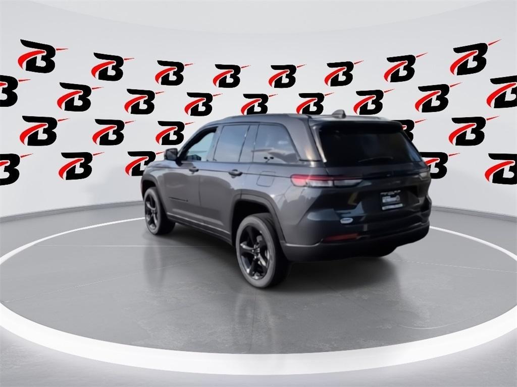 new 2025 Jeep Grand Cherokee car, priced at $47,196