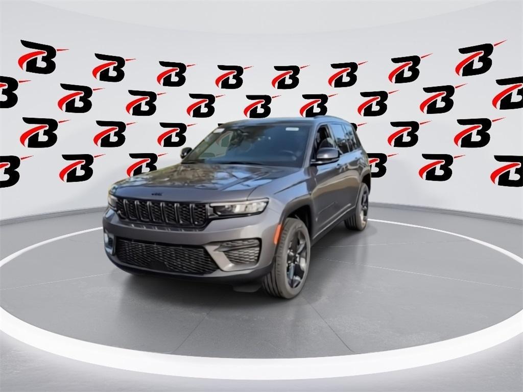 new 2025 Jeep Grand Cherokee car, priced at $47,196