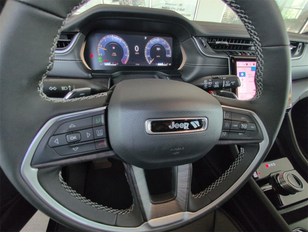 new 2025 Jeep Grand Cherokee car, priced at $49,216