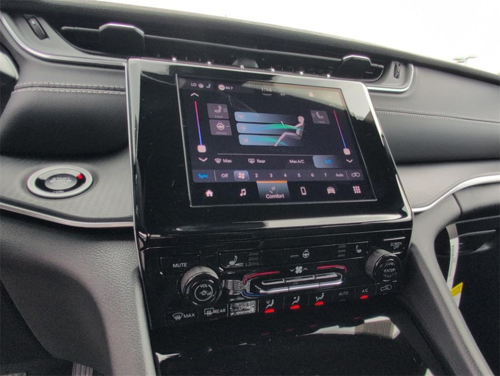 new 2025 Jeep Grand Cherokee car, priced at $43,863