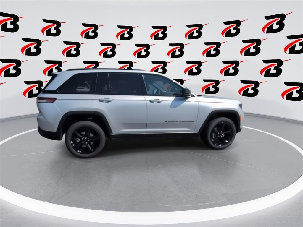 new 2025 Jeep Grand Cherokee car, priced at $42,667
