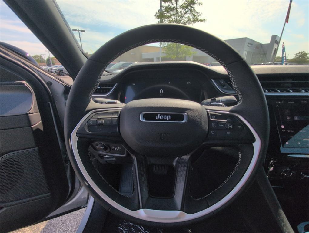 new 2025 Jeep Grand Cherokee car, priced at $42,667
