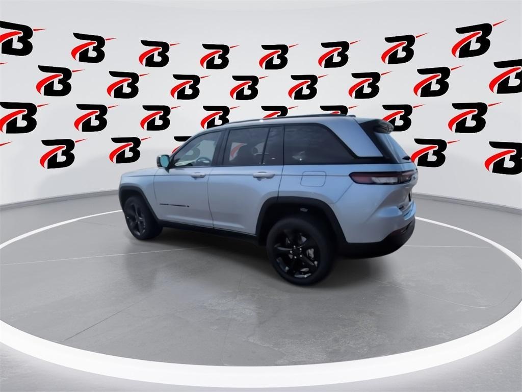 new 2025 Jeep Grand Cherokee car, priced at $42,667