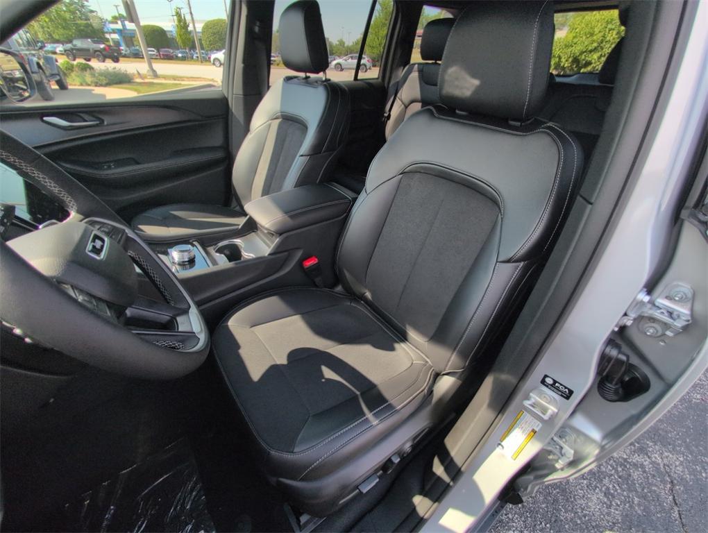 new 2025 Jeep Grand Cherokee car, priced at $42,667