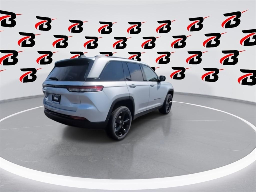 new 2025 Jeep Grand Cherokee car, priced at $42,667