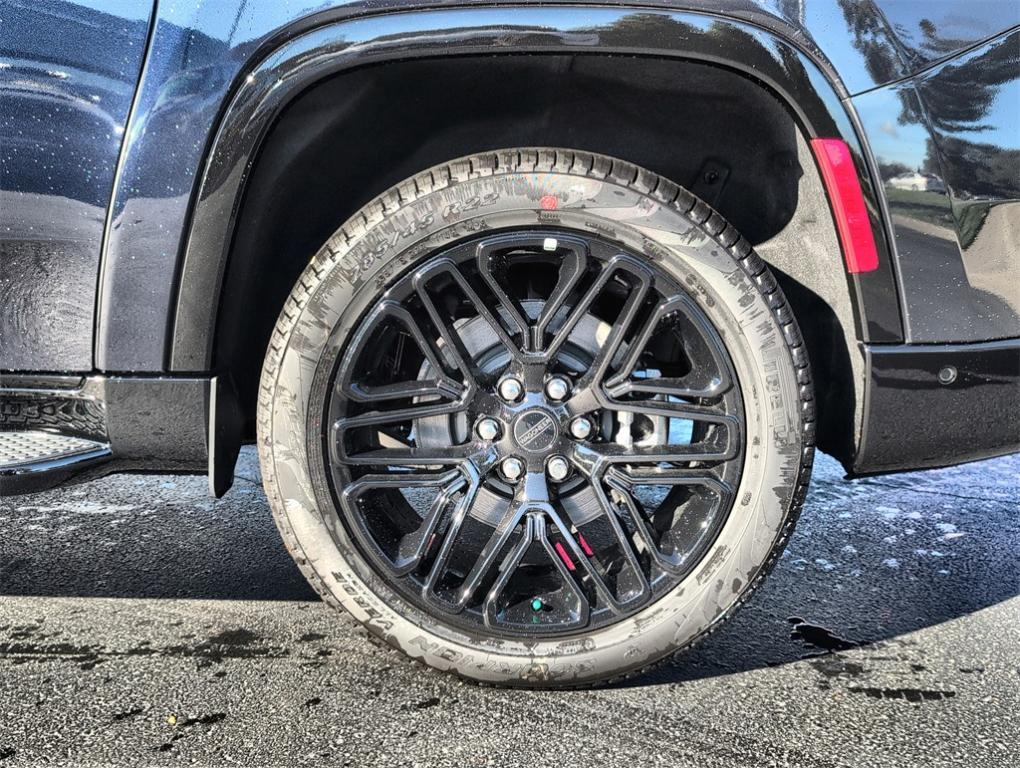 new 2025 Jeep Wagoneer L car, priced at $78,739