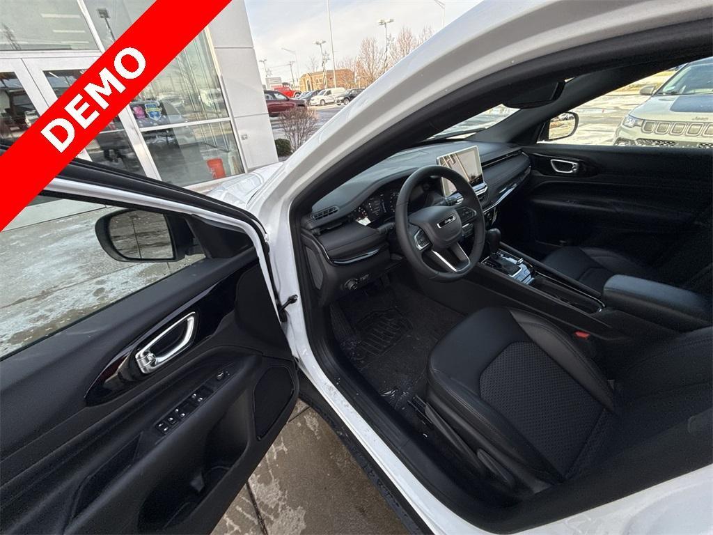 new 2025 Jeep Compass car, priced at $29,870