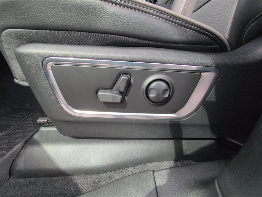 new 2025 Ram 1500 car, priced at $63,742