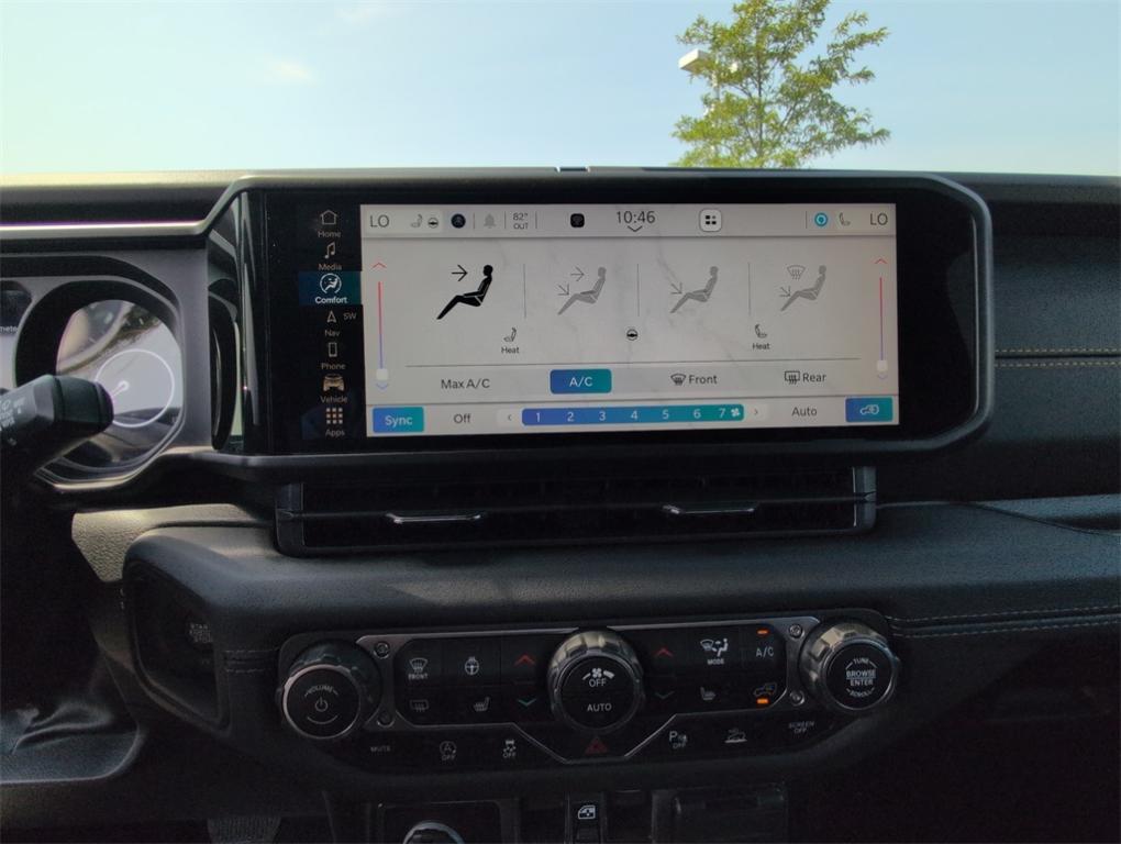 new 2025 Jeep Wrangler car, priced at $53,113