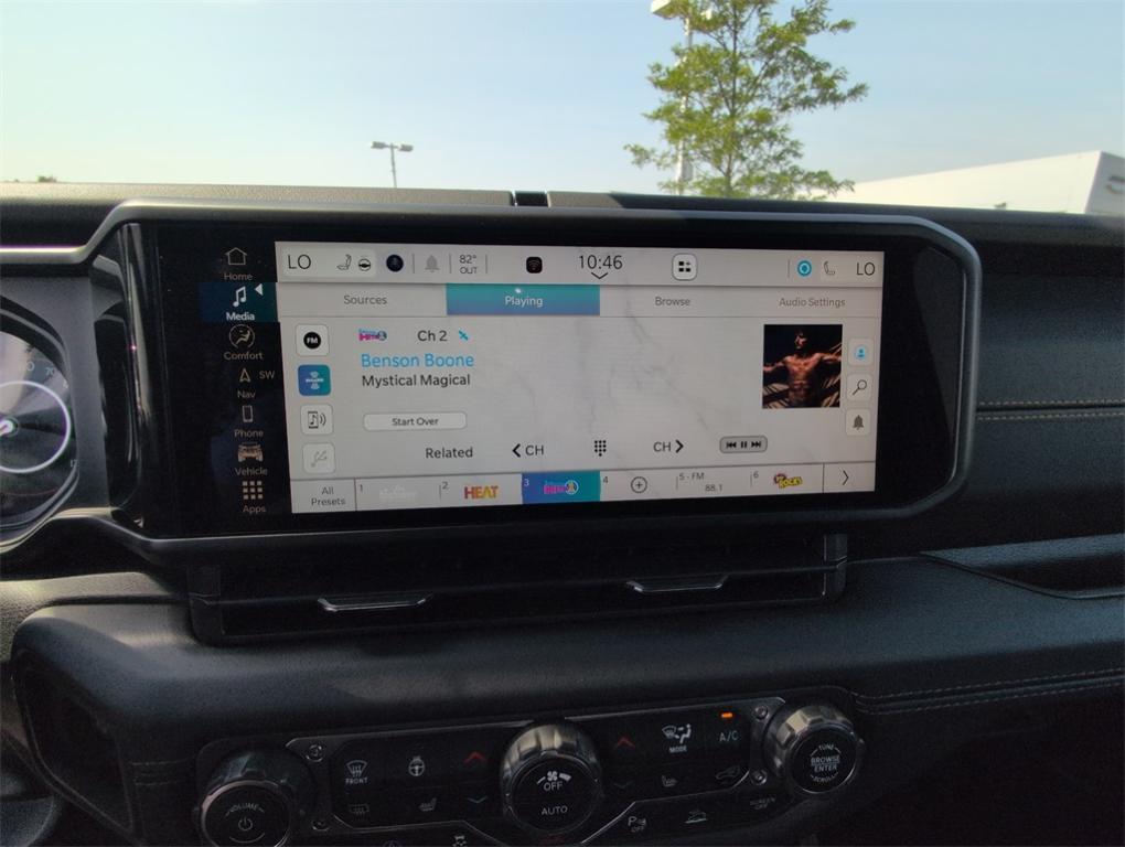 new 2025 Jeep Wrangler car, priced at $53,113