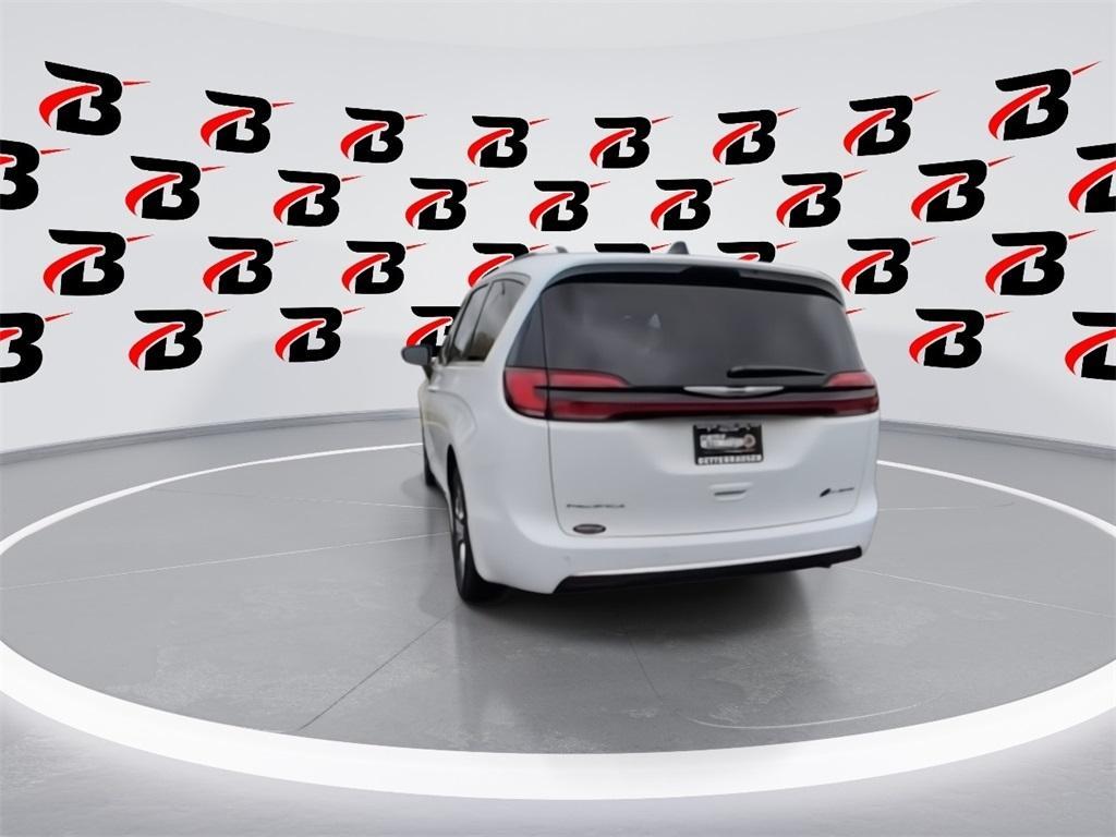 new 2025 Chrysler Pacifica Hybrid car, priced at $47,640