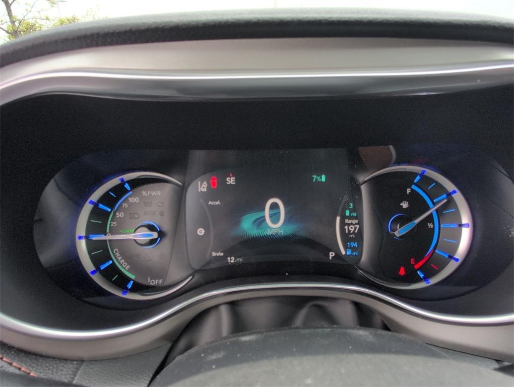 new 2025 Chrysler Pacifica Hybrid car, priced at $47,640
