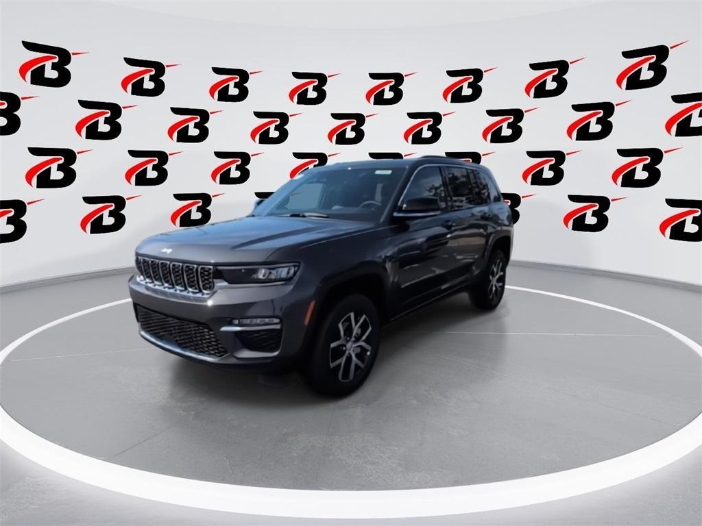 new 2025 Jeep Grand Cherokee car, priced at $44,762