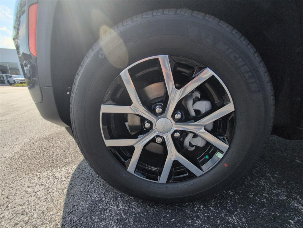 new 2025 Jeep Grand Cherokee car, priced at $44,762