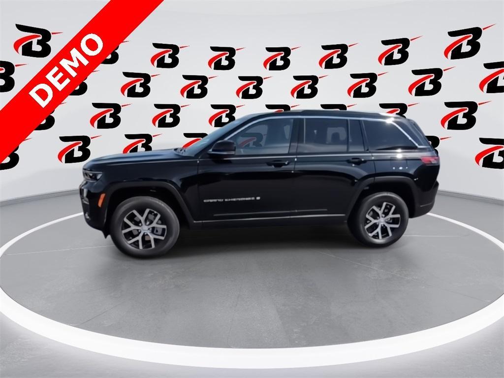 new 2025 Jeep Grand Cherokee car, priced at $43,640