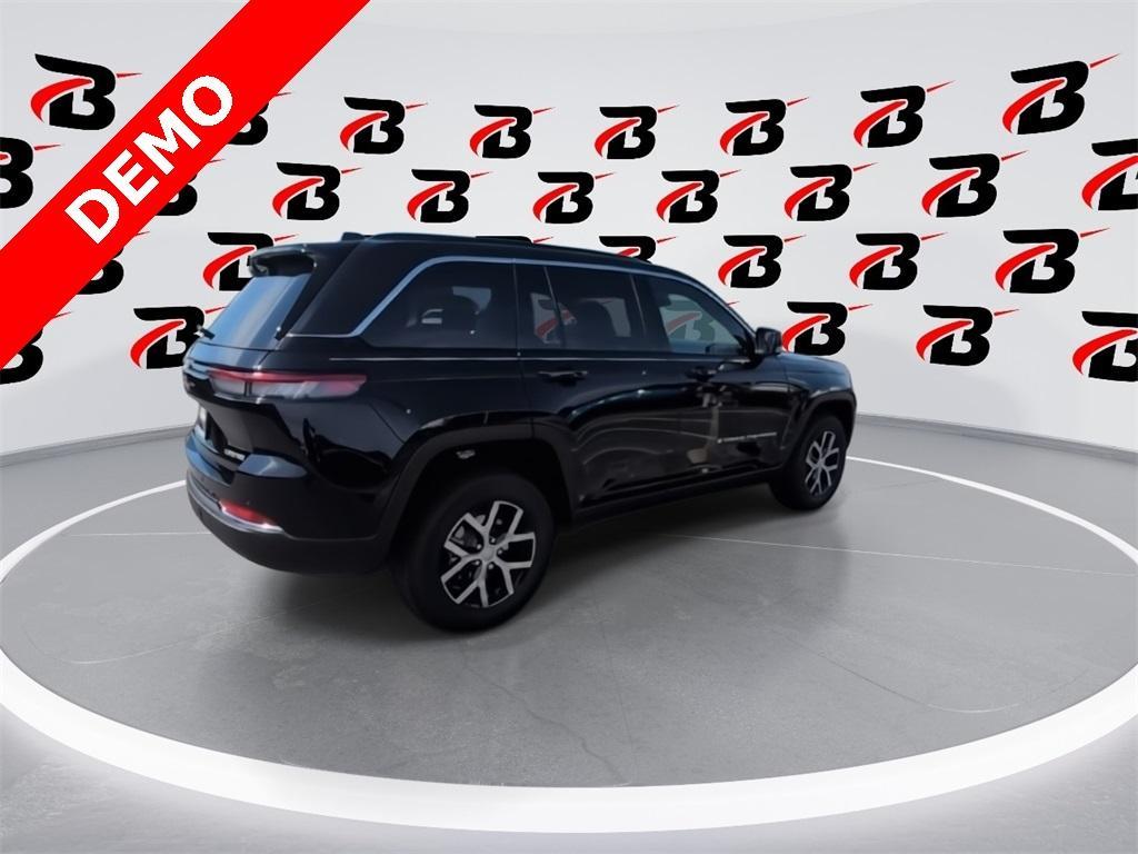 new 2025 Jeep Grand Cherokee car, priced at $43,640