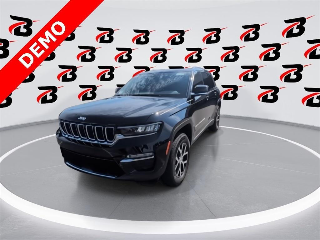 new 2025 Jeep Grand Cherokee car, priced at $43,640