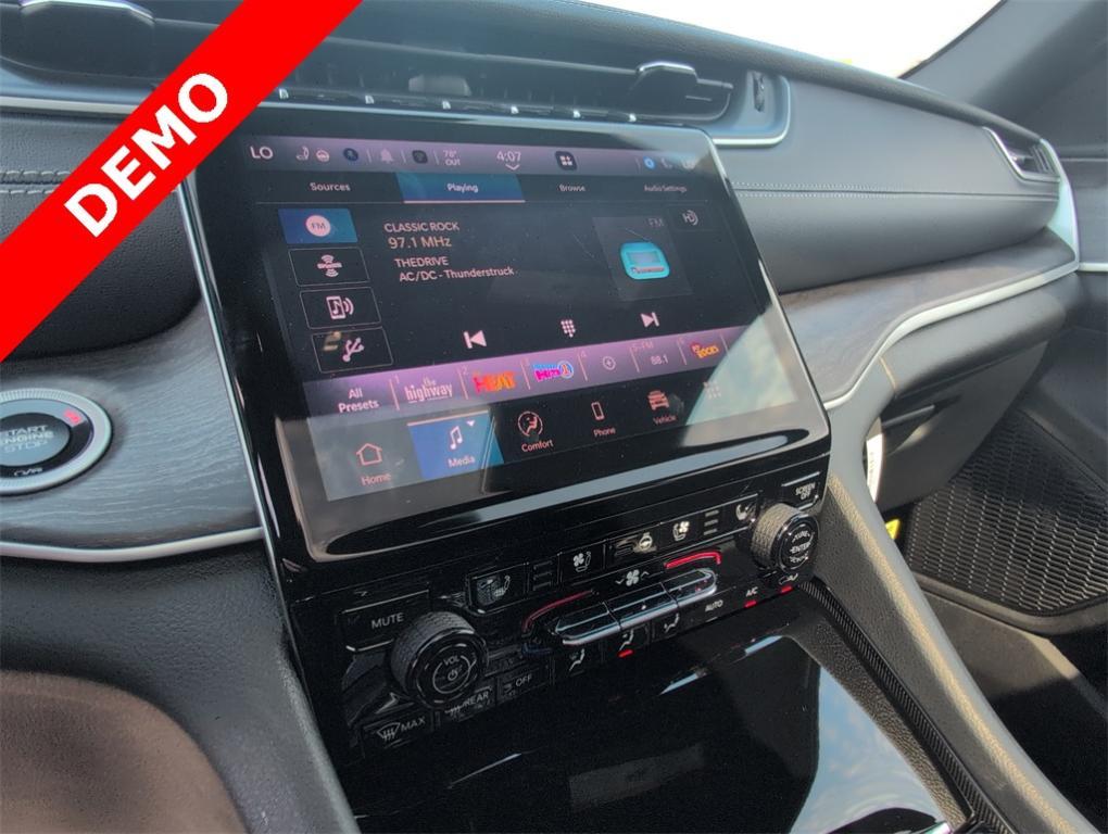 new 2025 Jeep Grand Cherokee car, priced at $43,640