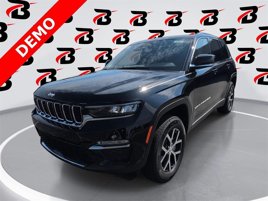 new 2025 Jeep Grand Cherokee car, priced at $43,640