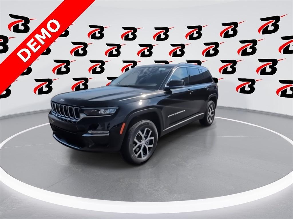new 2025 Jeep Grand Cherokee car, priced at $43,640