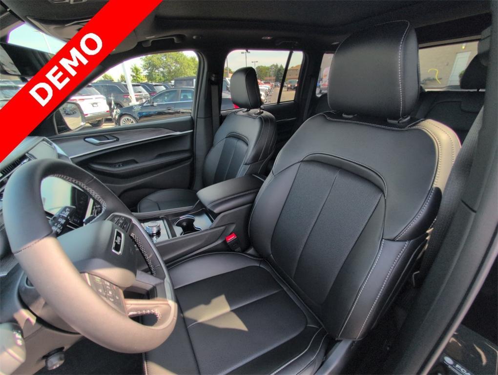 new 2025 Jeep Grand Cherokee car, priced at $43,640