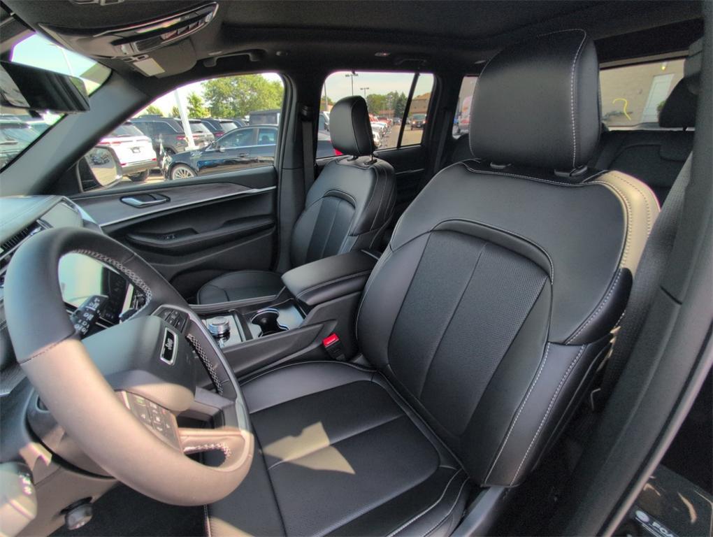 new 2025 Jeep Grand Cherokee car, priced at $47,264