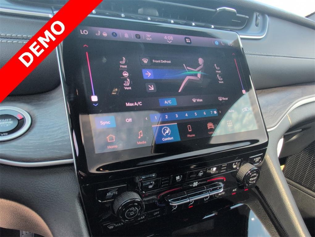 new 2025 Jeep Grand Cherokee car, priced at $43,640