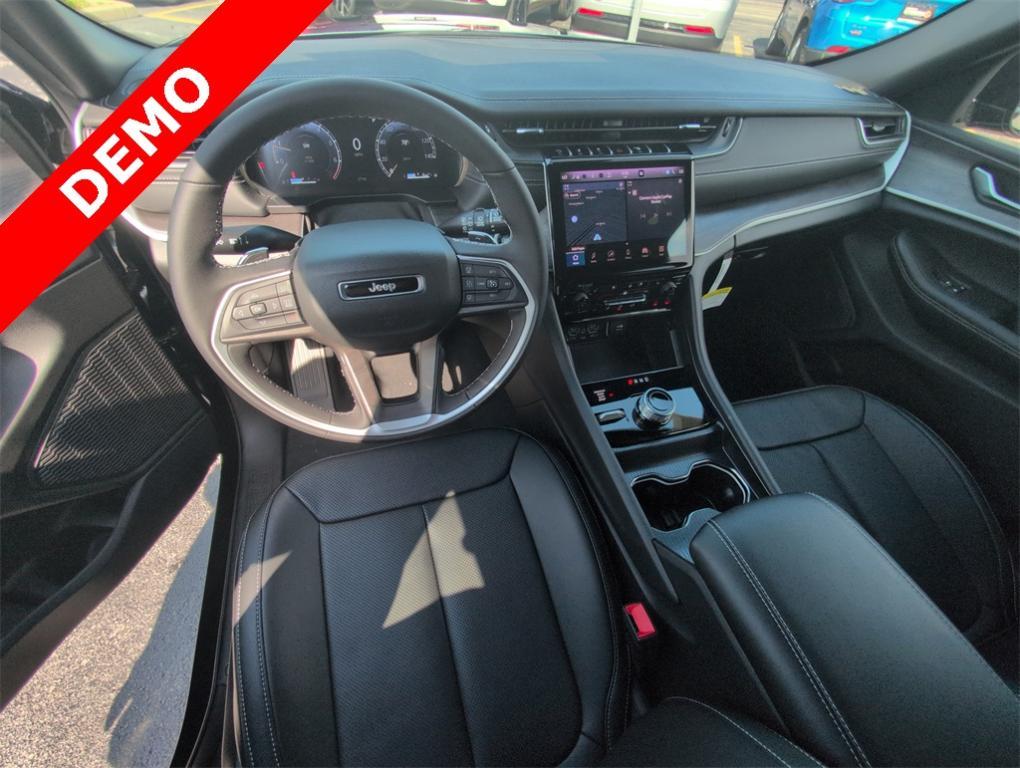 new 2025 Jeep Grand Cherokee car, priced at $43,640