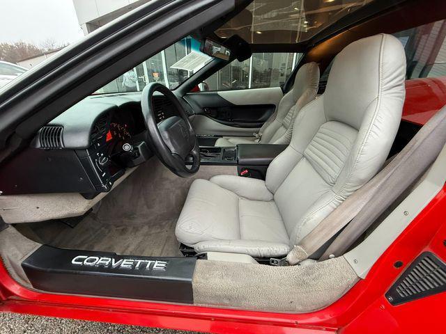 used 1995 Chevrolet Corvette car, priced at $10,400