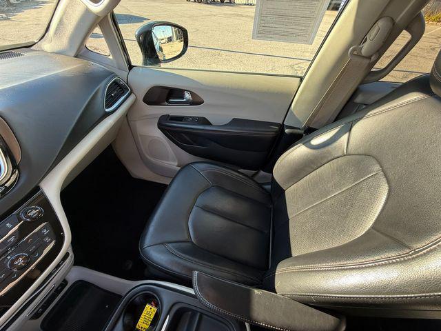 used 2018 Chrysler Pacifica car