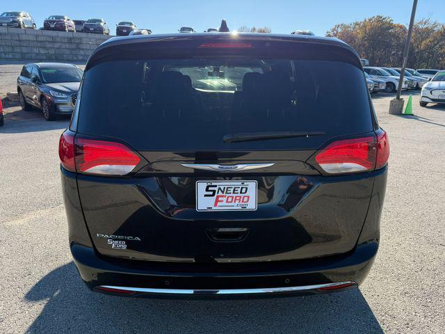 used 2018 Chrysler Pacifica car