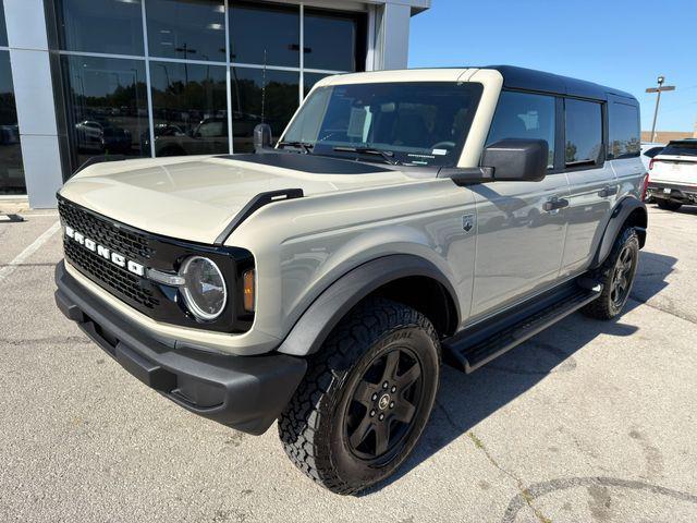 new 2025 Ford Bronco car, priced at $47,301