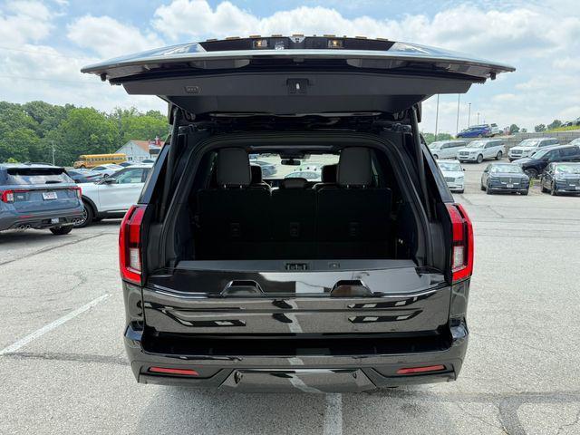 new 2025 Ford Expedition car, priced at $83,000