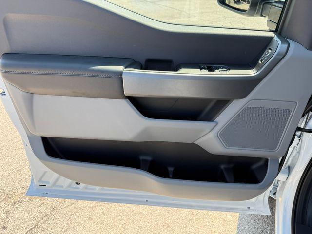 new 2025 Ford F-350 car, priced at $51,999