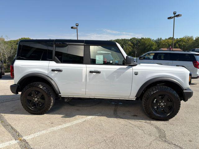 new 2025 Ford Bronco car, priced at $45,232