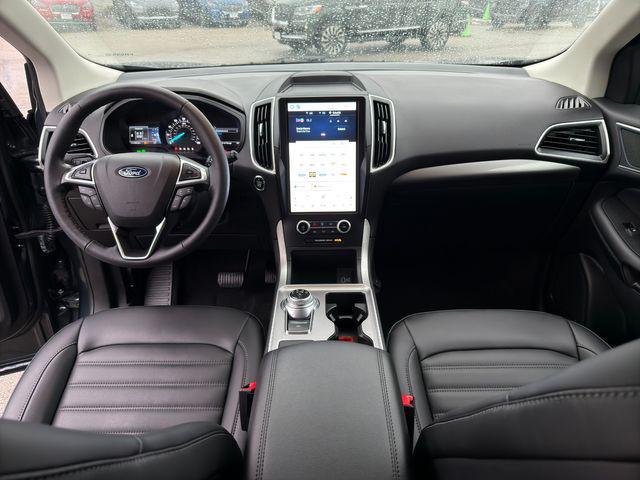 used 2024 Ford Edge car, priced at $32,900